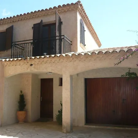 With Shared Pool And 200 M From The Beach, Sainte-maxime La Nartelle