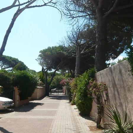 With Shared Pool And 200 M From The Beach, Sainte-maxime * La Nartelle