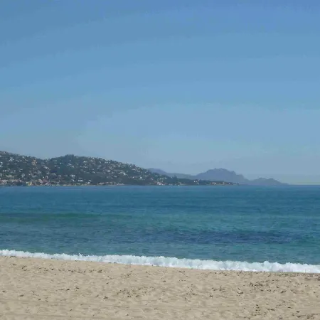 Ferienhaus With Shared Pool And 200 M From The Beach, Sainte-maxime