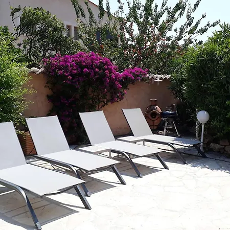 Ferienhaus With Shared Pool And 200 M From The Beach, Sainte-maxime *