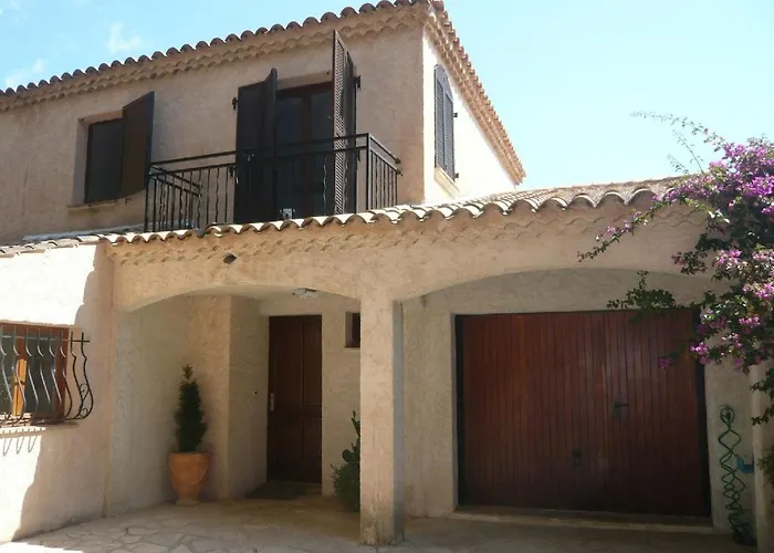 In Sainte-maxime Near La Nartelle