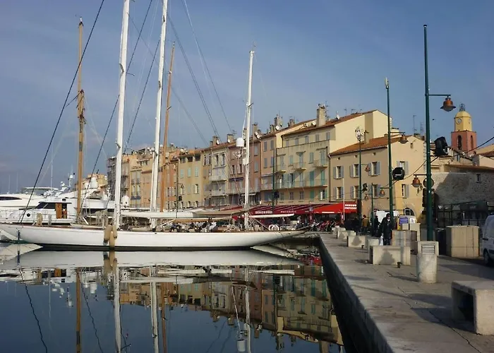 بيت للعطل In Sainte-maxime Near *
